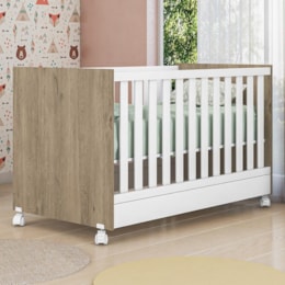 Berço Mini Cama Doce Sonho Carvalho/Branco com Rodízios - Qmovi  Berço Mini Cama Doce Sonho Carvalho/Branco com Rodízios - Qmovi