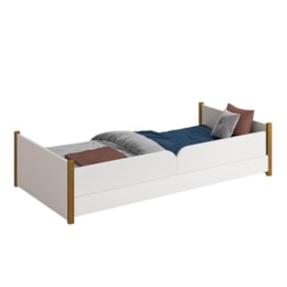 Cama Evolutiva Ravi Branco com Pés Amadeirado, Proteção Lateral Lisa e Colchão D33 - Reller Móveis  Cama Evolutiva Ravi Branco com Pés Amadeirado, Proteção Lateral Lisa e Colchão D33 - Reller Móveis