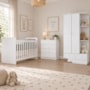 Dormitório Infantil Labirinto com Guarda Roupa, Cômoda, Berço Branco e Colchão Supreme - Móveis Henn