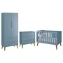 Dormitório Infantil Theo Retrô 2 Portas, Cômoda e Berço Azul Fosco com Pés Amadeirado - Reller Móveis