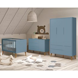 Dormitório Infantil Theo Retrô 3 Portas, Cômoda 1 Porta, Berço Azul Fosco com Pés Amadeirado e Colchão - Reller Móveis