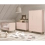 Dormitório Infantil Theo Retrô 3 Portas, Cômoda 1 Porta, Berço Rosa Fosco com Pés Madeira Natural e Colchão - Reller Móveis