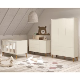 Dormitório Infantil Theo Retrô 3 Portas, Cômoda 1 Porta e Berço Areia Fosco com Pés Amadeirado - Reller Móveis Dormitório Infantil Theo Retrô 3 Portas, Cômoda 1 Porta e Berço Areia Fosco com Pés Amadeirado - Reller Móveis