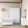 Dormitório Tutto New 2 Portas, Cômoda, Berço Branco Soft com Colchão e Prateleiras - Matic Móveis