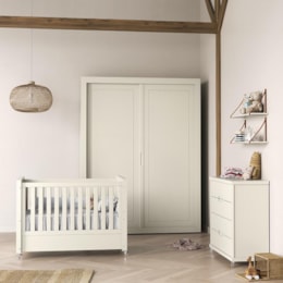Dormitório Tutto New 2 Portas, Cômoda, Berço Off White com Colchão D18 e Prateleiras - Matic Móveis   Dormitório Tutto New 2 Portas, Cômoda, Berço Off White com Colchão D18 e Prateleiras - Matic Móveis