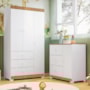 Jogo de Quarto Infantil Duda com Guarda Roupa 3 Portas e Cômoda Branco/Carvalho - Phoenix Baby