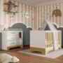 Jogo de Quarto Infantil Popy Retrô Plus Cômoda 1 Porta com Janela e Berço Branco Brilho/Amêndoa - Móveis Peroba