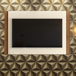 Painel Extensível Fresno Pérola Metalizado/Cinamomo Mel para TV até 60” - Mobler Painel Extensível Fresno Pérola Metalizado/Cinamomo Mel para TV até 60” - Mobler